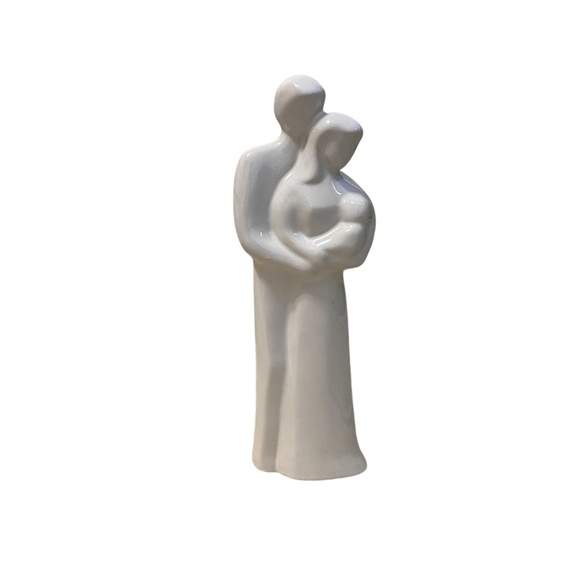 Handmade Sentimental Porcelain Family Sculpture Depicts Father Mother & Child - Picture 3 of 9